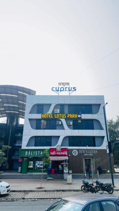 hotel lotus park