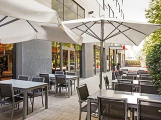 Ibis Barcelona Mollet,Girona>>Barcelona,2 star