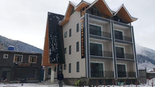 hotel falcon heights