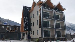 hotel falcon heights