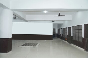 Omji Ashram Varanasi,,2 star