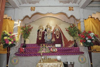 Omji Ashram Varanasi,,2 star