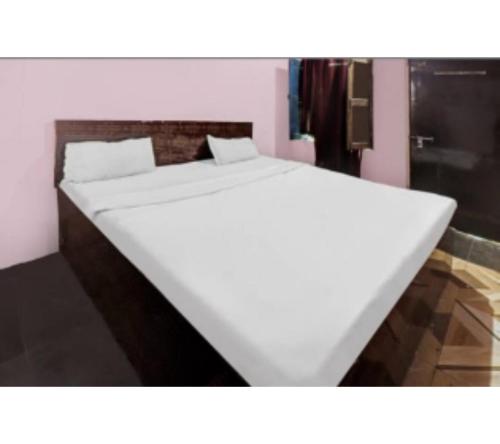 shree radhe krishna guest house