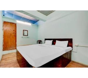 shree radhe krishna guest house