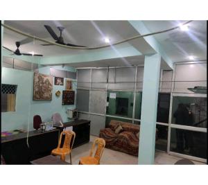 shree radhe krishna guest house