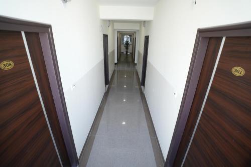 hotel flamount arka studios