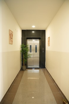 hotel flamount arka studios