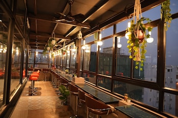 hotel flamount arka studios