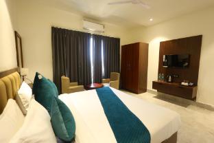 corbett caves resort