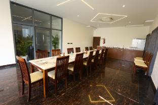 corbett caves resort