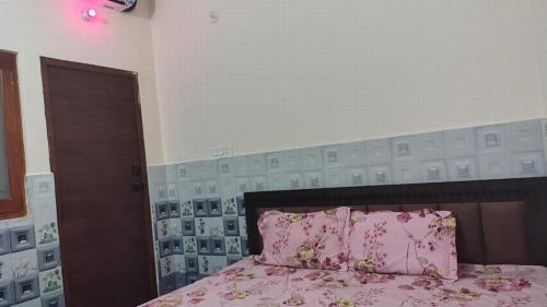 radhika sadan guest house