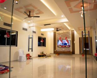 raj royal hotel
