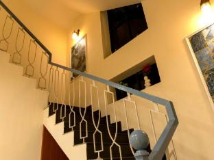 raj royal hotel