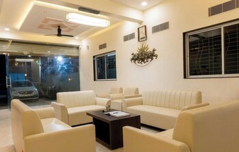 raj royal hotel