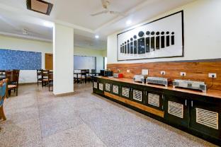 hotel palm everland at airport