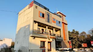 manu family guest house