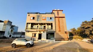 manu family guest house