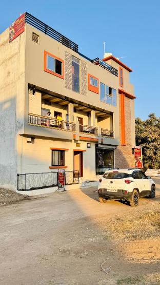 manu family guest house
