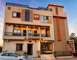 manu family guest house
