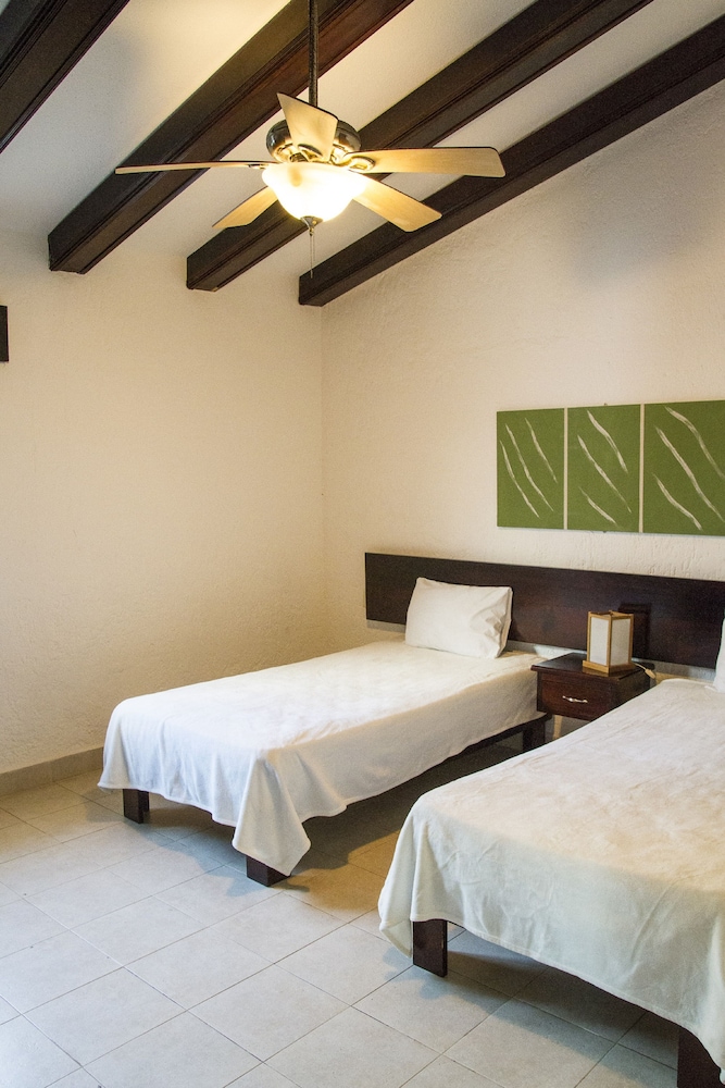 las gaviotas hotel and suites
