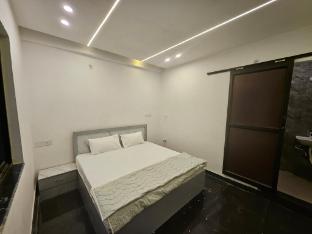 Radharas Stay-Homestay In Vrindavan Parikrama Marg,,5 star