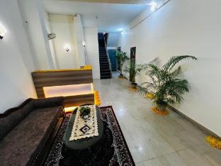 s p grand paying guest house