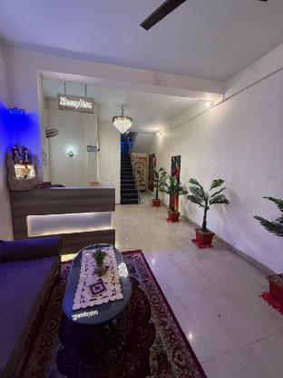 s p grand paying guest house
