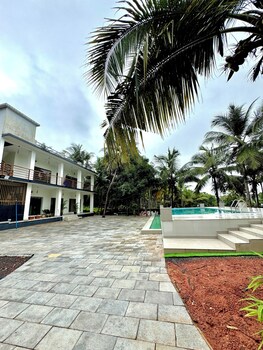 Grovestay,,3 star
