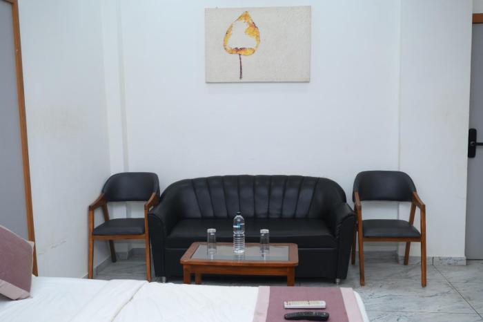 dwarkadhish guest house tharad