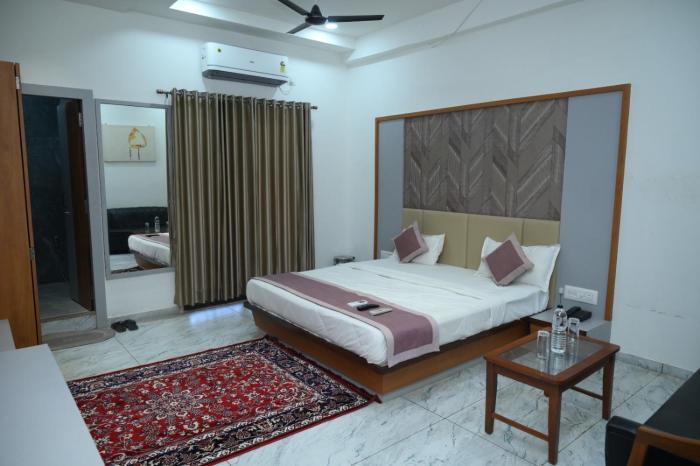 dwarkadhish guest house tharad