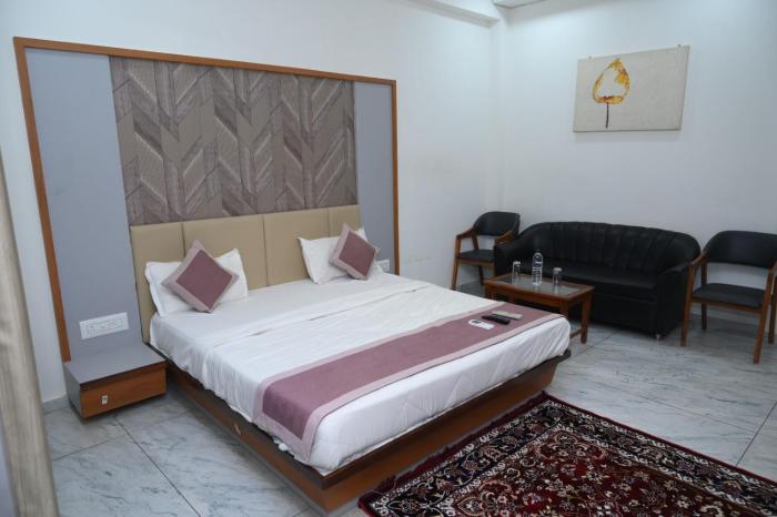 dwarkadhish guest house tharad