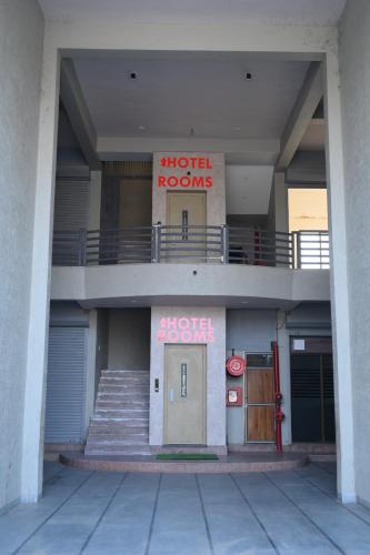 dwarkadhish guest house tharad