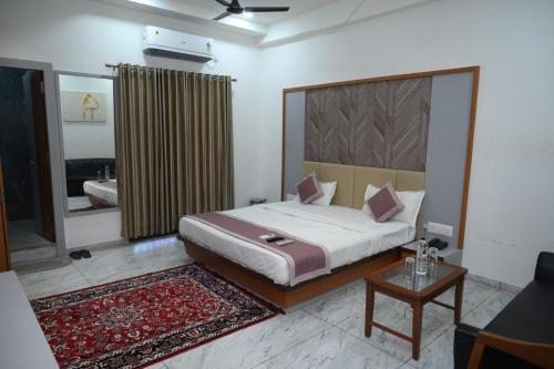 dwarkadhish guest house tharad