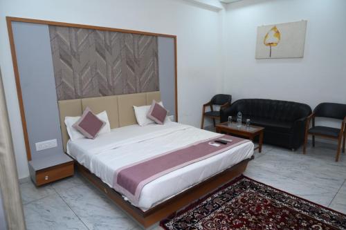 dwarkadhish guest house tharad