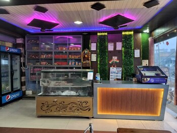 shiva family restaurant guest house