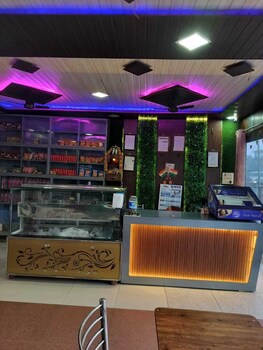 shiva family restaurant guest house
