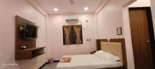 hotel vaishnavi lodging khuldabad maharashtra