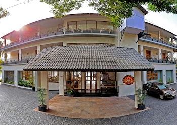 malankara palace lake view resort and spa