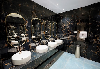 Malankara Palace Lake View Resort & Spa,,3 star