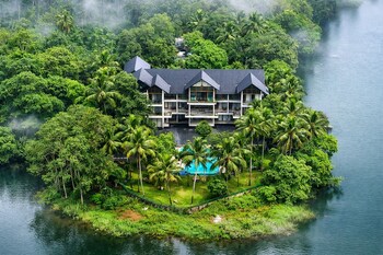 Malankara Palace Lake View Resort & Spa,,3 star