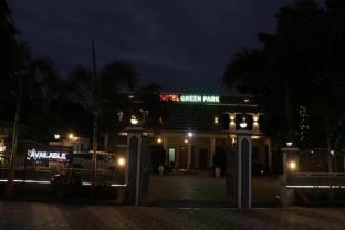 hotel green park khuldabad maharashtra