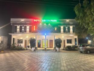 hotel green park khuldabad maharashtra