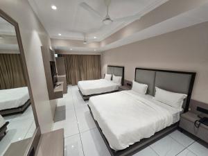 hotel shivalik inn