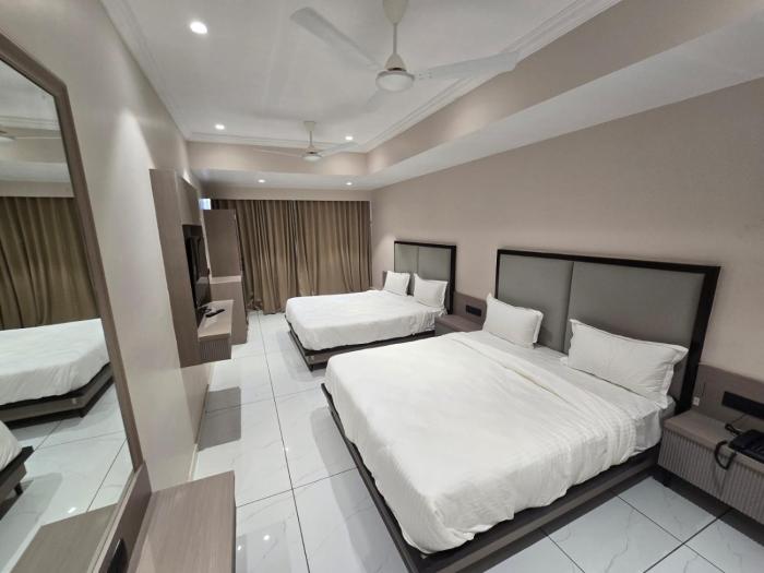 hotel shivalik inn