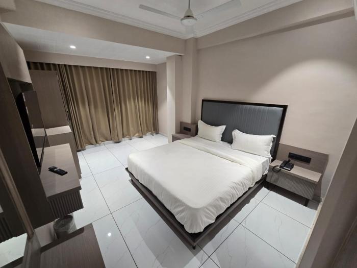 hotel shivalik inn