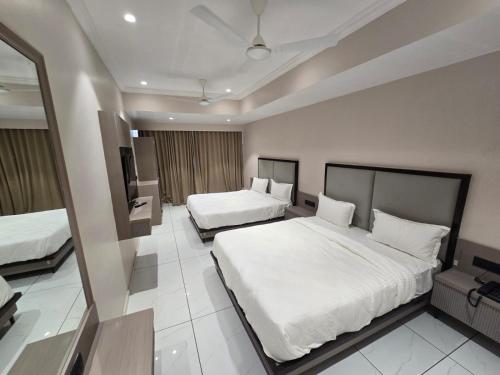 hotel shivalik inn