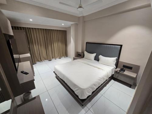 Hotel Shivalik Inn,,3 star