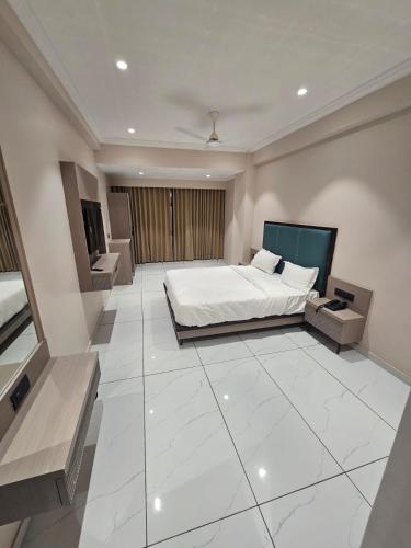 hotel shivalik inn