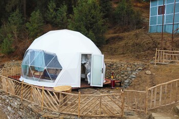 the zukhara a luxury glamping dome resort in narkanda