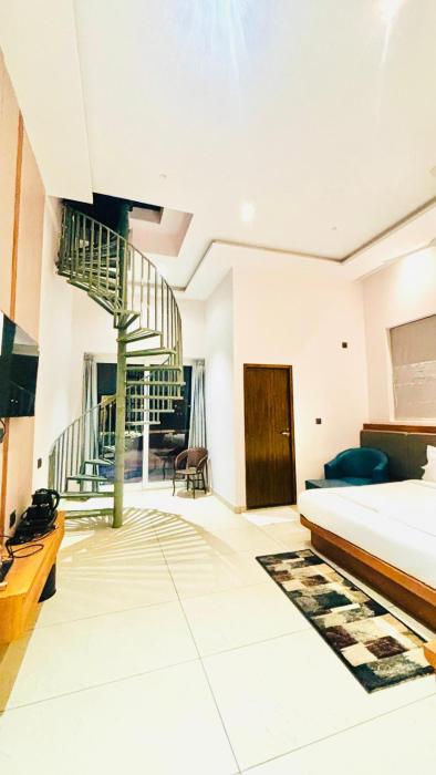 hotel emora keys 500 mtrs from madikeri fort